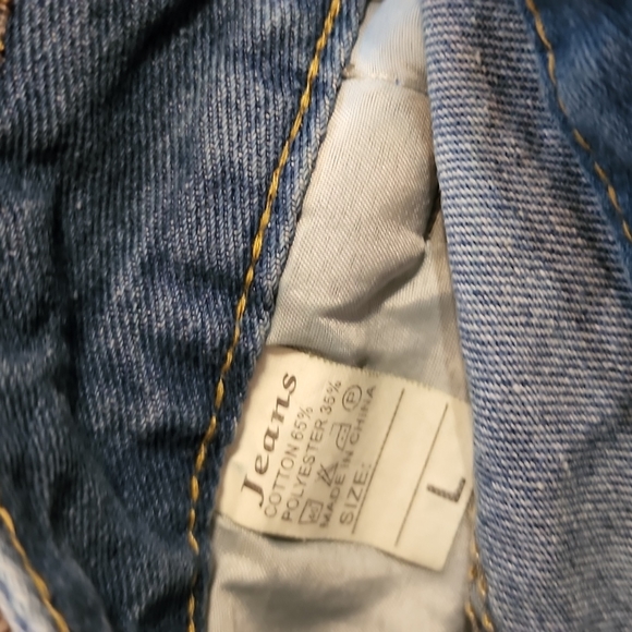 Denim shorts size 6 large - Picture 3 of 3